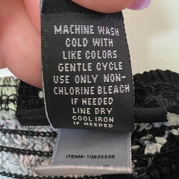 BOGO NWOT Torrid Floral Flowy Long Sleeve Smocked Top - Picture 8 of 9